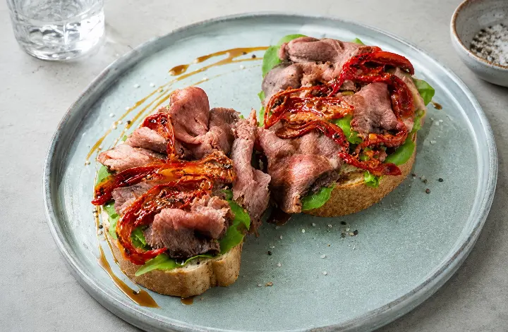 Bruschetta roast beef