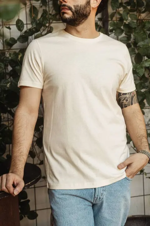 Remera Liberato Basics Regular Fit Natural