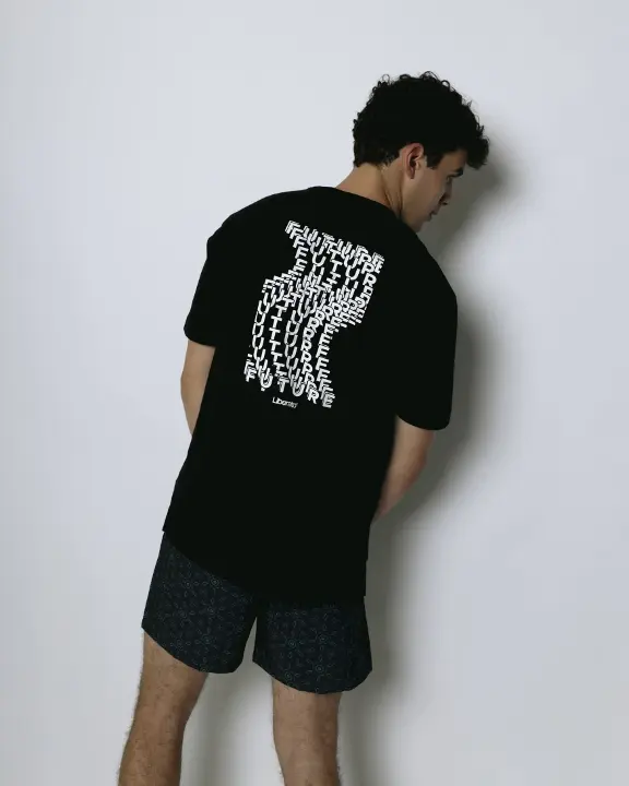 Remera Liberato Oversize Negra Future