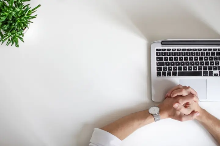 Servicios Públicos y Privados