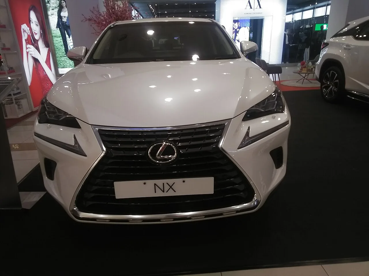 Lexus NX — fotografía real de referencia 1