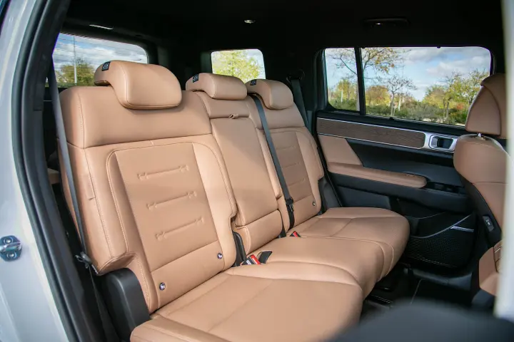 Hyundai Santa Fe — fotografía real de la unidad de referencia, vista 7