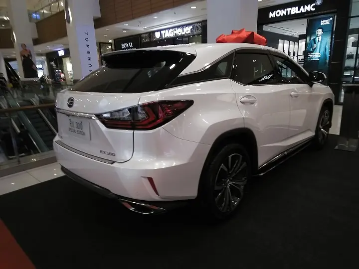 Lexus RX — fotografía real de referencia 2