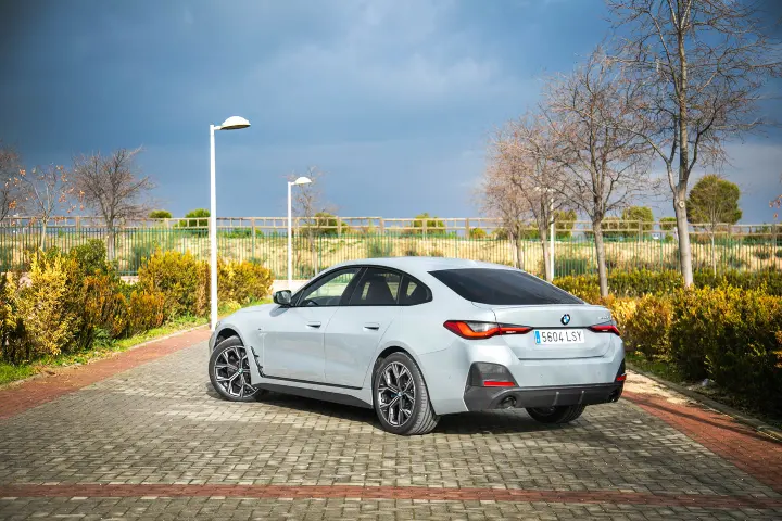 BMW Serie 4 — fotografía real de la unidad de referencia, vista 3