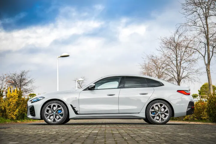 BMW Serie 4 — fotografía real de la unidad de referencia, vista 2