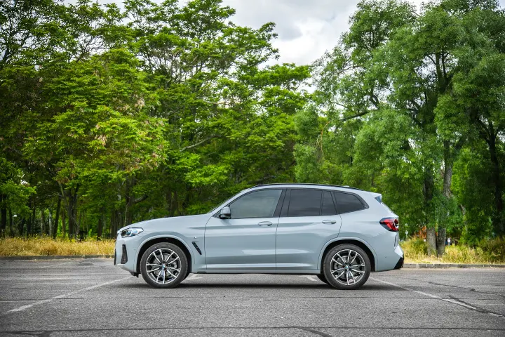 BMW X3 — fotografía real de la unidad de referencia, vista 3