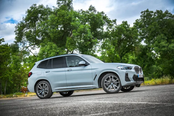 BMW X3 — fotografía real de la unidad de referencia, vista 2