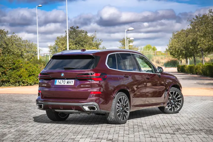 BMW X5 — fotografía real de la unidad de referencia, vista 5