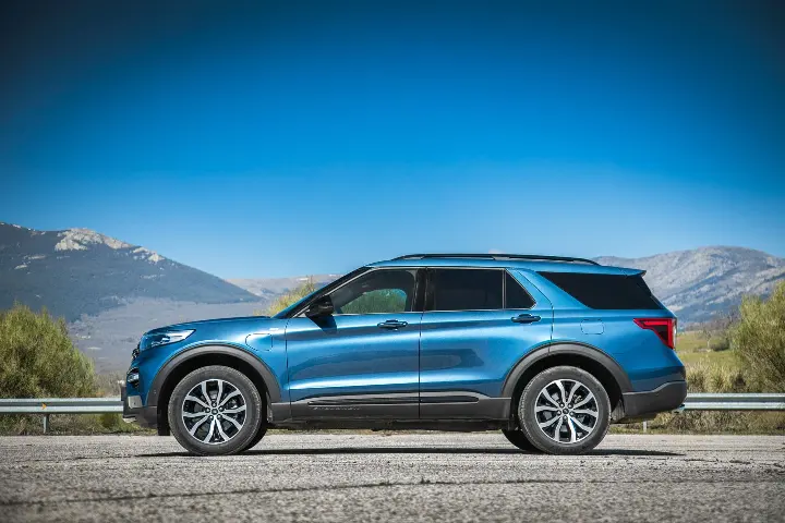 Ford Explorer — fotografía real de la unidad de referencia, vista 3