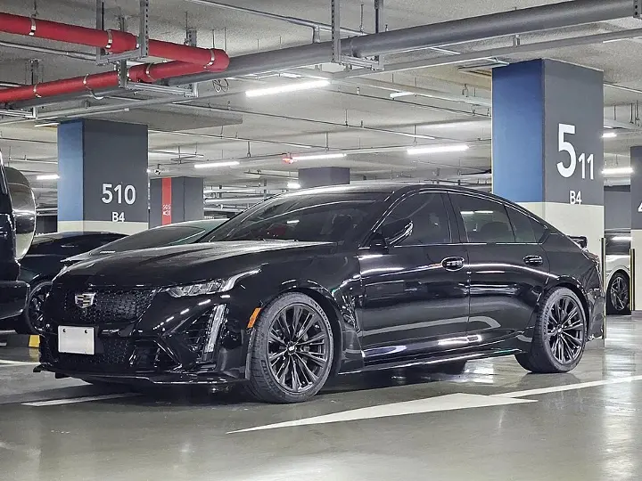 Cadillac CT5 — fotografía real de referencia 2
