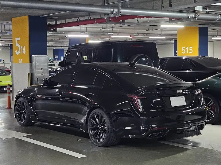 Cadillac CT5 — fotografía real de referencia 4