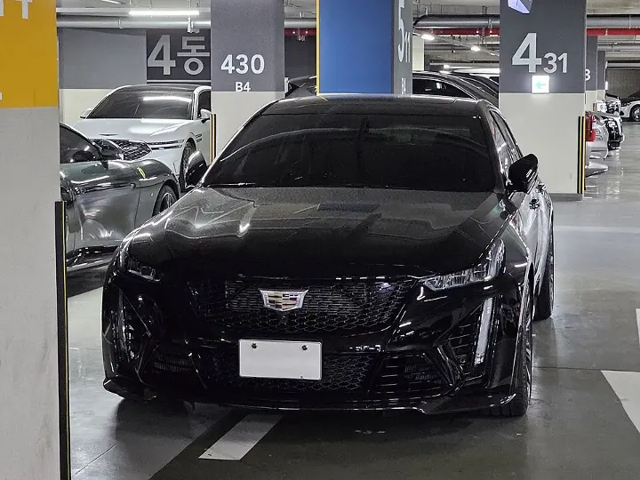 Cadillac CT5 — fotografía real de referencia 5