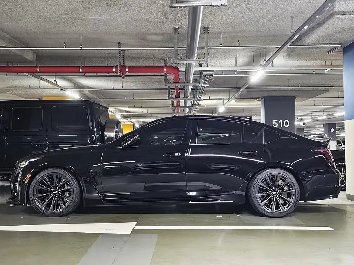 Cadillac CT5 — fotografía real de referencia 3