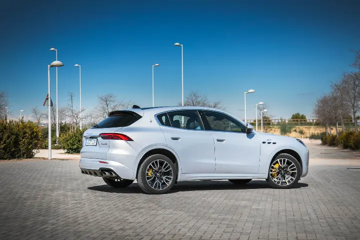 Maserati Grecale — fotografía real de referencia 3