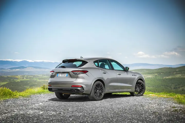 Maserati Levante — fotografía real de referencia 3