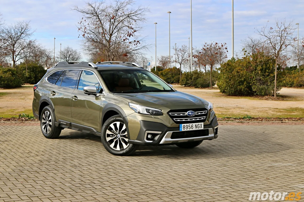 Subaru Outback — fotografía real de referencia 1