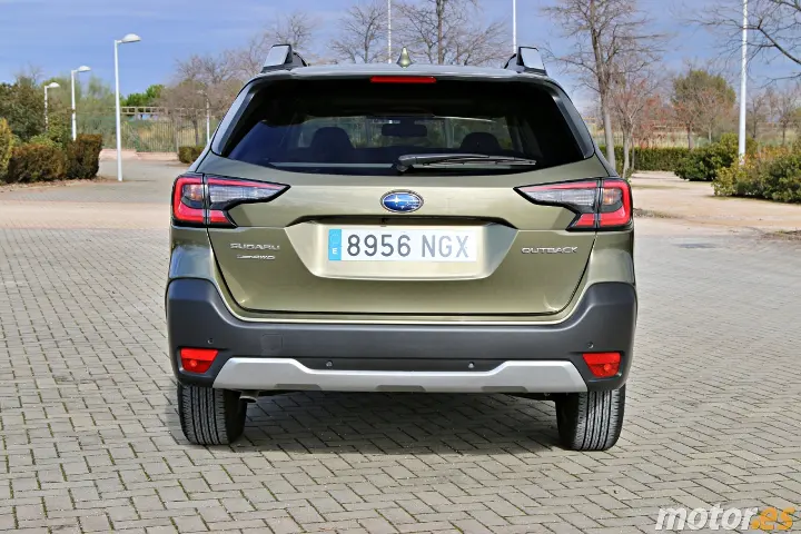 Subaru Outback — fotografía real de referencia 3