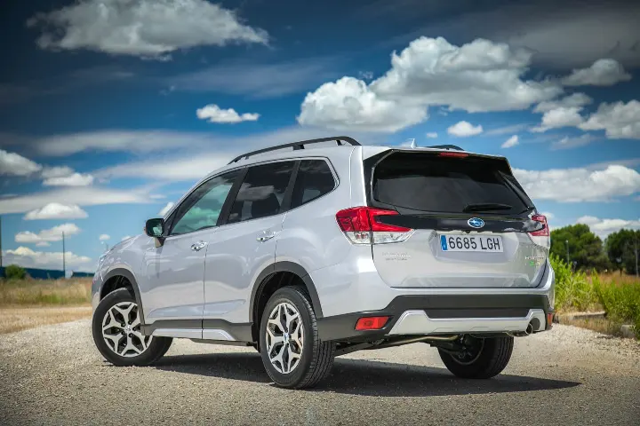 Subaru Forester — fotografía real de referencia 3