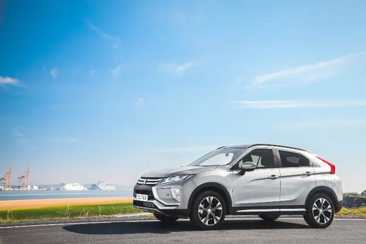 Mitsubishi Eclipse Cross — fotografía real de referencia 1