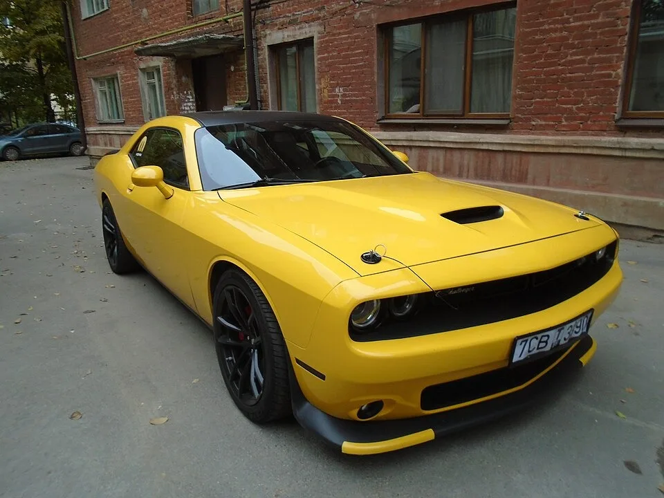 Dodge Challenger — fotografía real de referencia 1