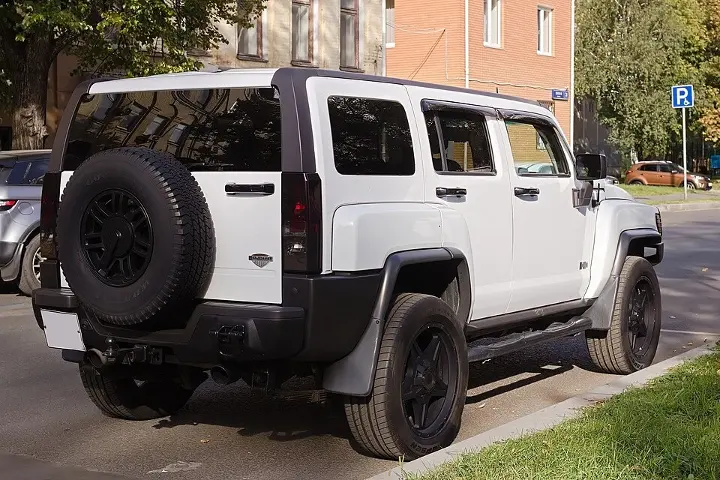 Hummer H3 — fotografía real de referencia 5