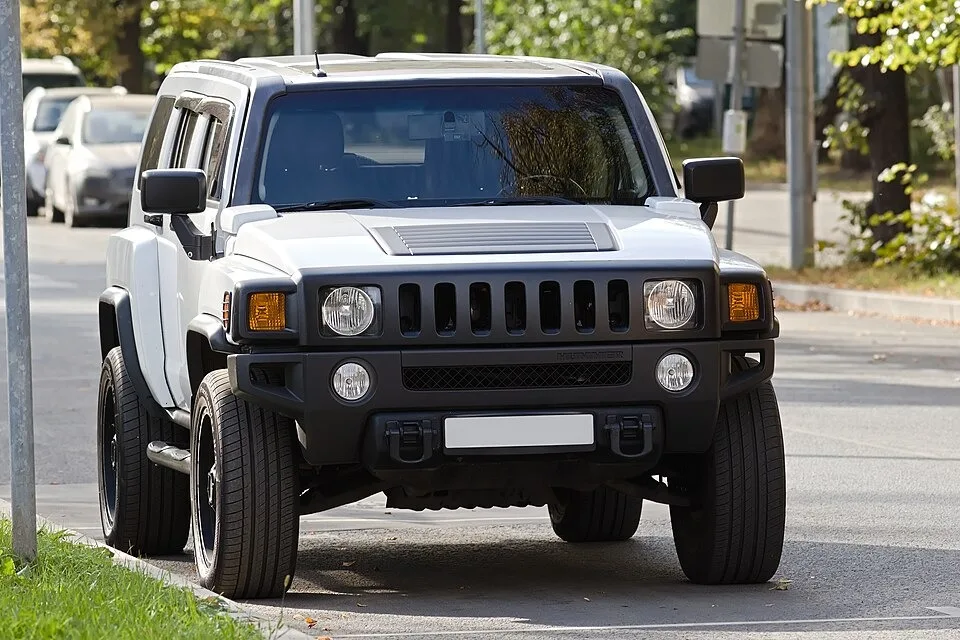 Hummer H3 — fotografía real de referencia 1