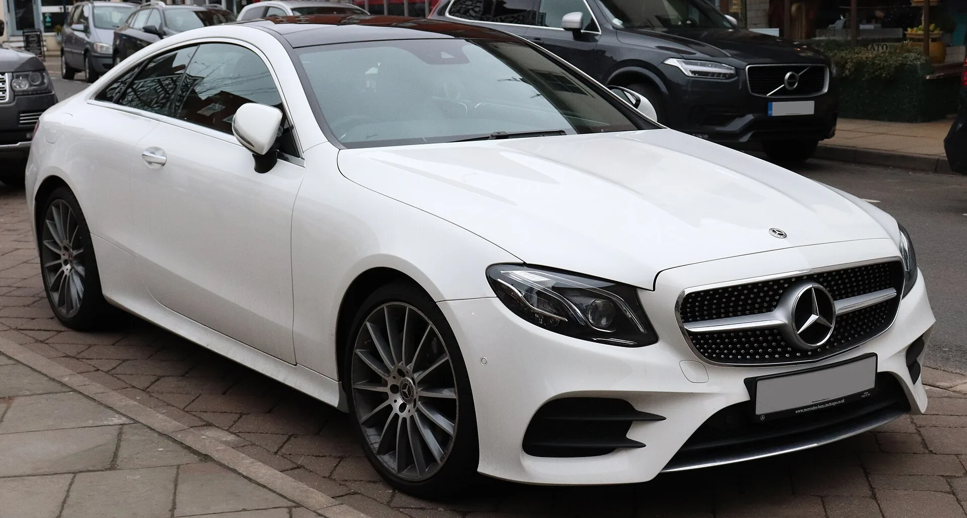 Mercedes-Benz Clase E Coupé 2017 - E 220 d Coupé AMG Line (C238) - Foto de referencia 1