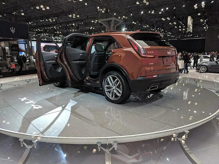Cadillac XT4 — fotografía real de referencia 5