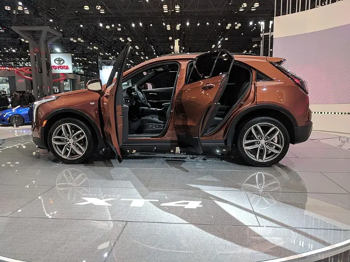 Cadillac XT4 — fotografía real de referencia 6
