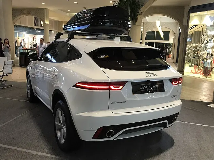 Jaguar E-Pace — fotografía real de referencia 3