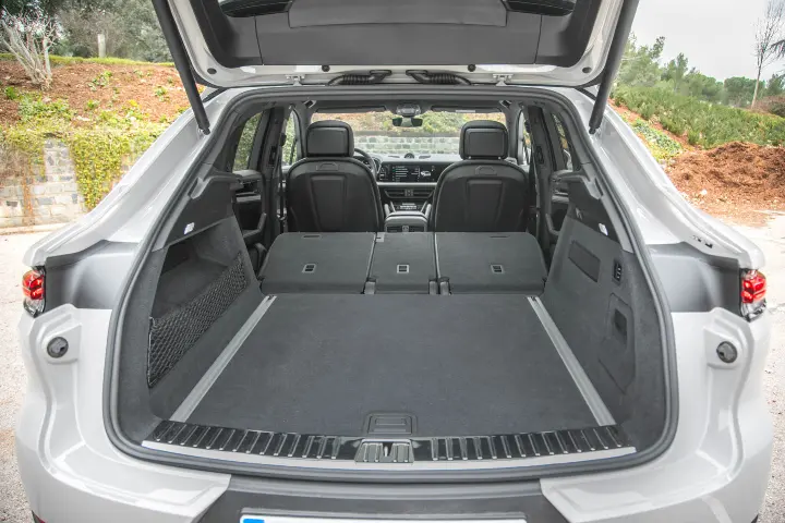 Porsche Cayenne — fotografía real de referencia 9