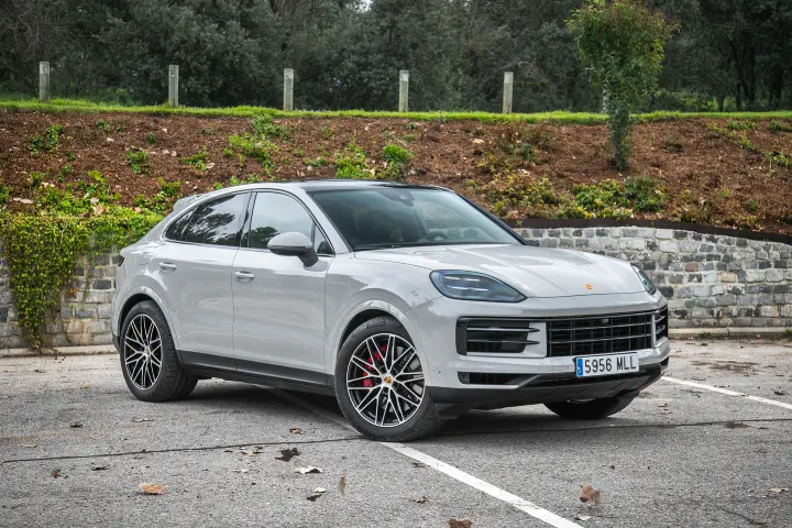 Porsche Cayenne — fotografía real de referencia 1
