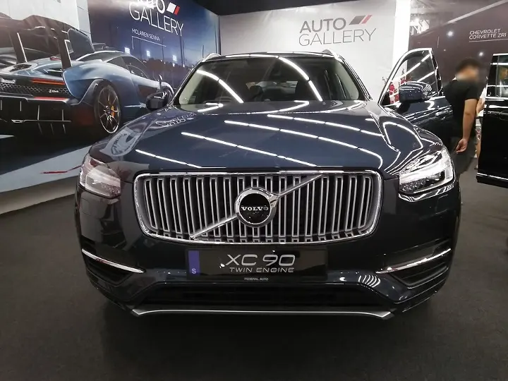 Volvo XC90 — fotografía real de referencia 2