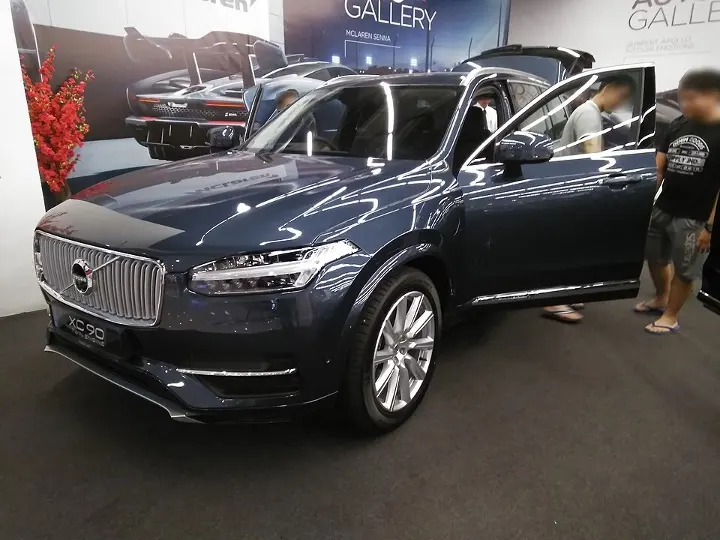 Volvo XC90 — fotografía real de referencia 1