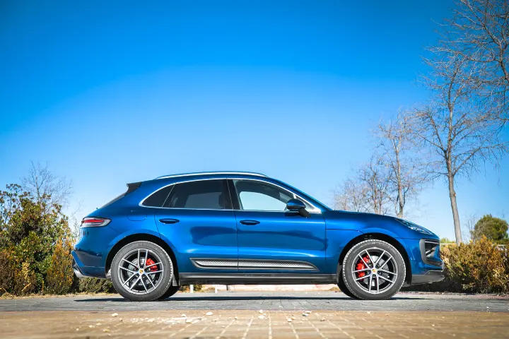 Porsche Macan — fotografía real de referencia 2