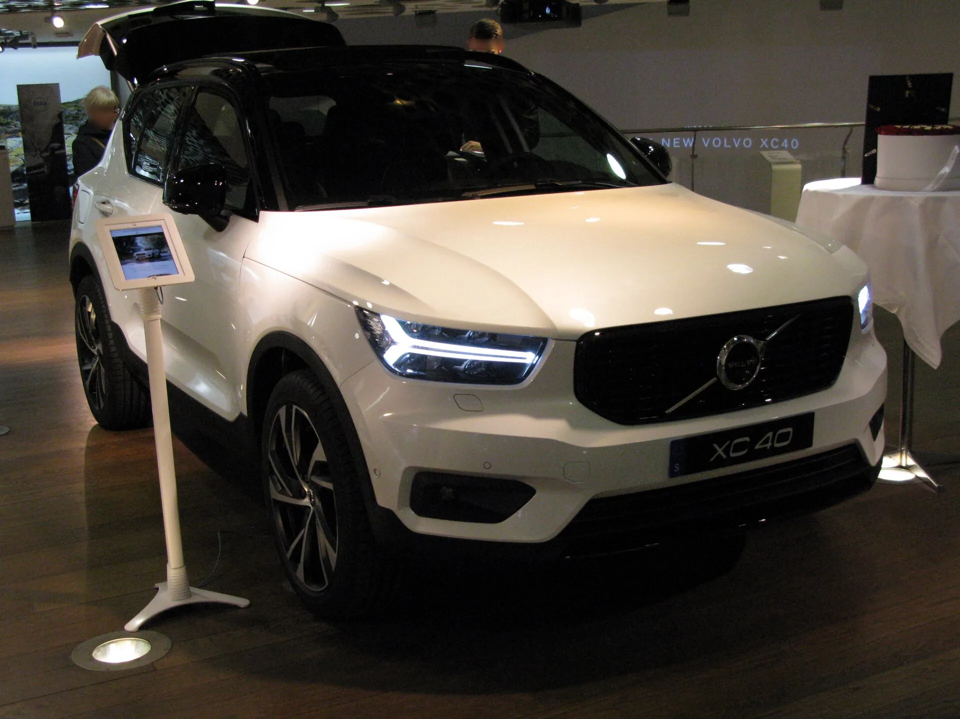 Volvo XC40 2018 - D4 R-Design AWD - Foto de referencia 1