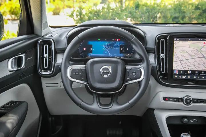 Volvo XC40 — fotografía real de referencia 7