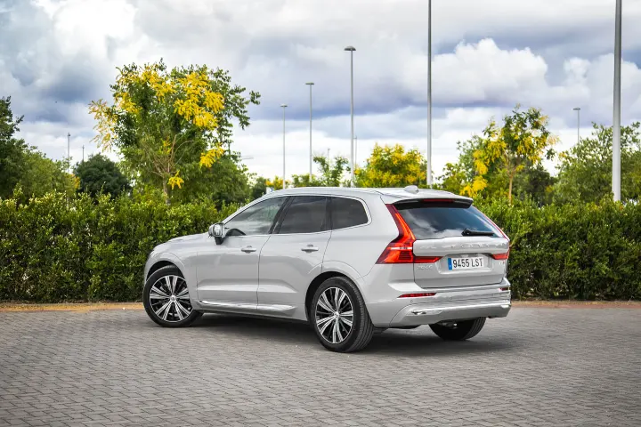 Volvo XC60 — fotografía real de referencia 3