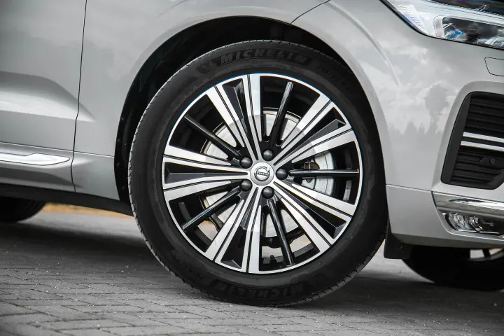 Volvo XC60 — fotografía real de referencia 7