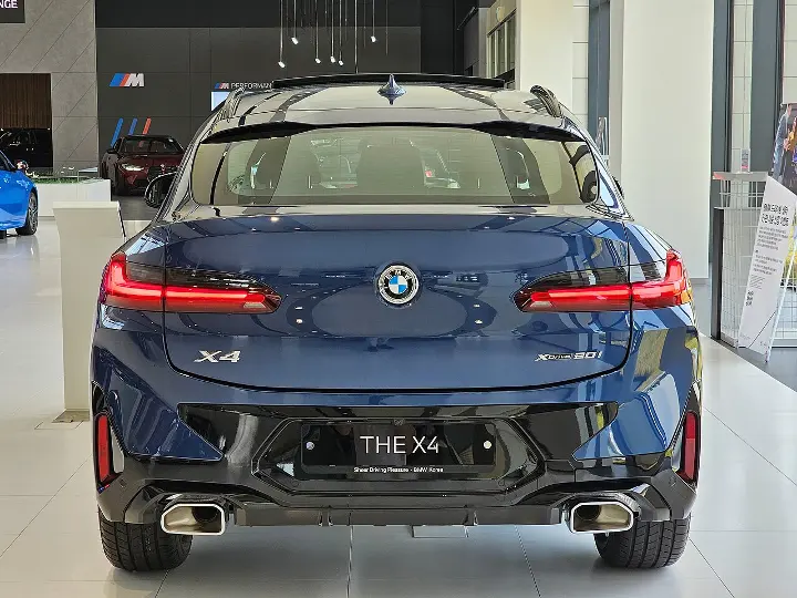 BMW X4 — fotografía real de la unidad de referencia, vista 4