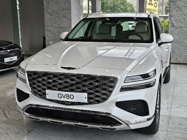 Genesis GV80 — fotografía real de la unidad de referencia, vista 1