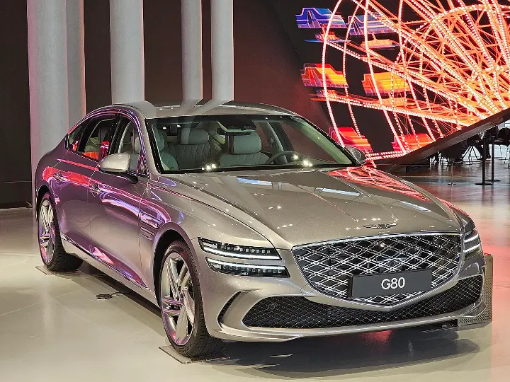Genesis G80 — fotografía real de la unidad de referencia, vista 1
