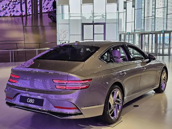 Genesis G80 — fotografía real de la unidad de referencia, vista 5