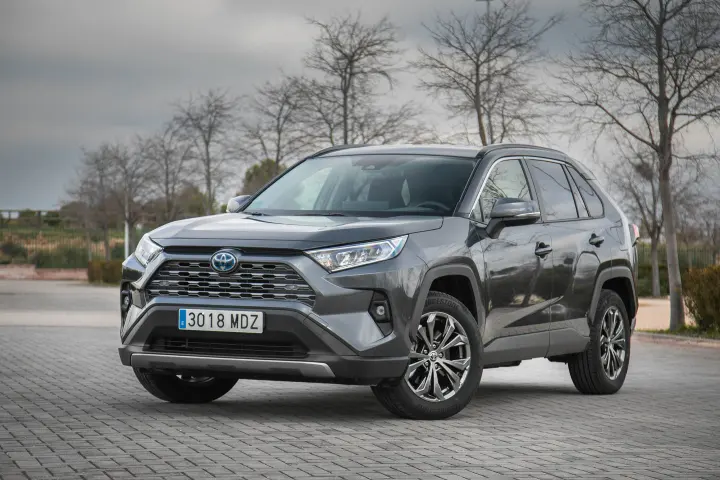 Toyota RAV4 — fotografía real de la unidad de referencia, vista 1