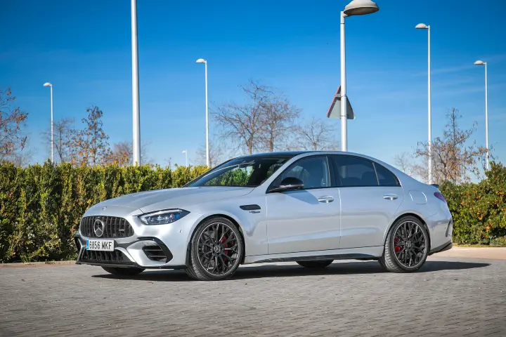 Mercedes-Benz Clase C — fotografía real de la unidad de referencia, vista 2