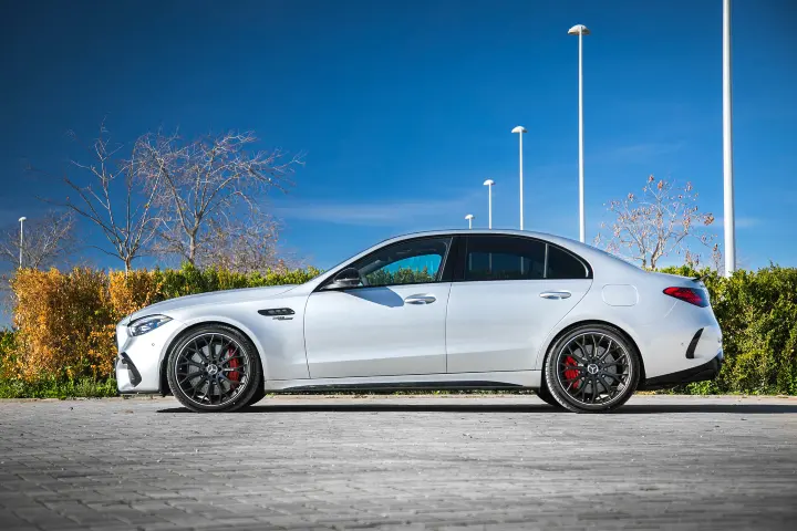 Mercedes-Benz Clase C — fotografía real de la unidad de referencia, vista 3