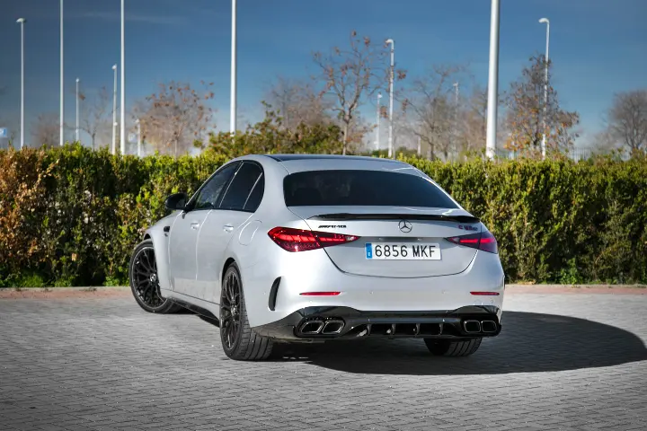 Mercedes-Benz Clase C — fotografía real de la unidad de referencia, vista 4