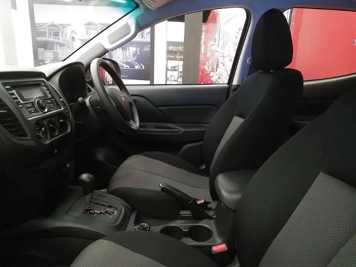 Mitsubishi Triton/L200 — fotografía real de referencia 8