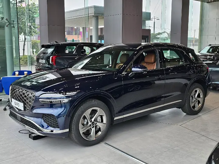 Genesis GV70 — fotografía real de la unidad de referencia, vista 2