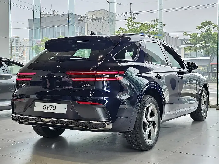Genesis GV70 — fotografía real de la unidad de referencia, vista 5